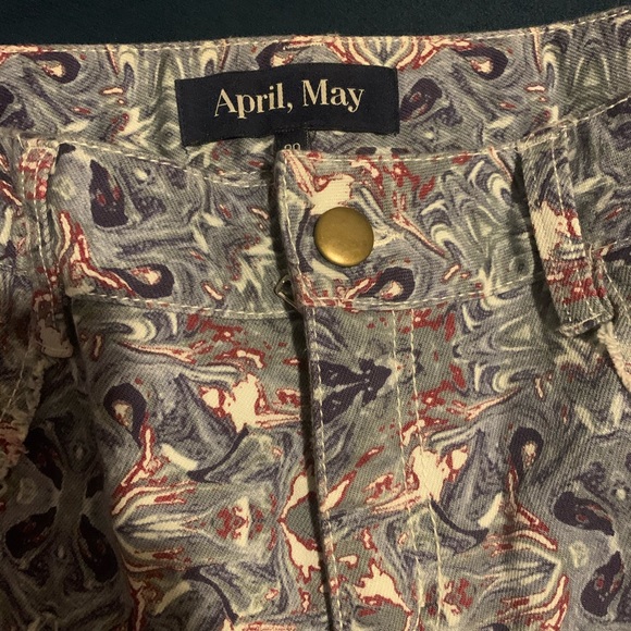 Cute Floral Denim Short - Picture 4 of 10